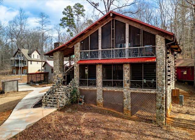 Property at 124-130 S Port Bass Dr, Fair Play, SC 29643, 4 beds, 4 baths