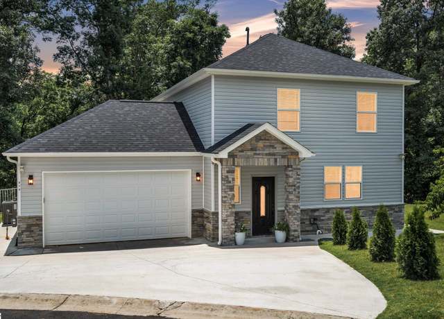 Property at 818 E Yorkswell Ct, Moore, SC 29369, 3 beds, 2.5 baths