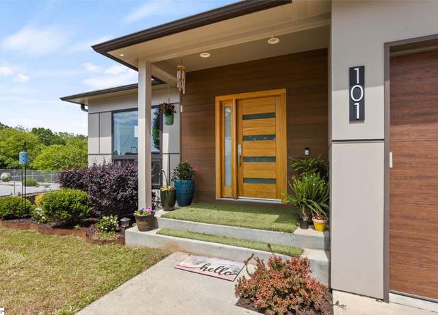 Property at 101 Beth Dr, Greenville, SC 29609, 4 beds, 2.5 baths