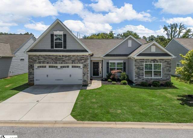 Property at 415 Balvenie Dr, Greenville, SC 29607, 3 beds, 2 baths