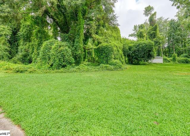Property at 530 Wildwood Dr, Spartanburg, SC 29306