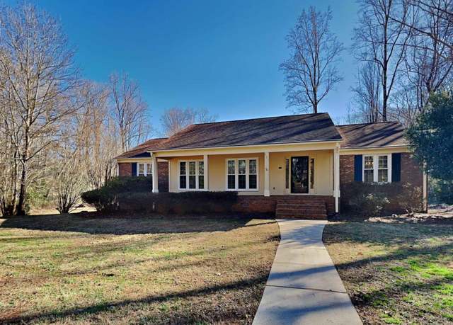 Property at 522 Cambridge Dr, Spartanburg, SC 29301, 3 beds, 2.5 baths