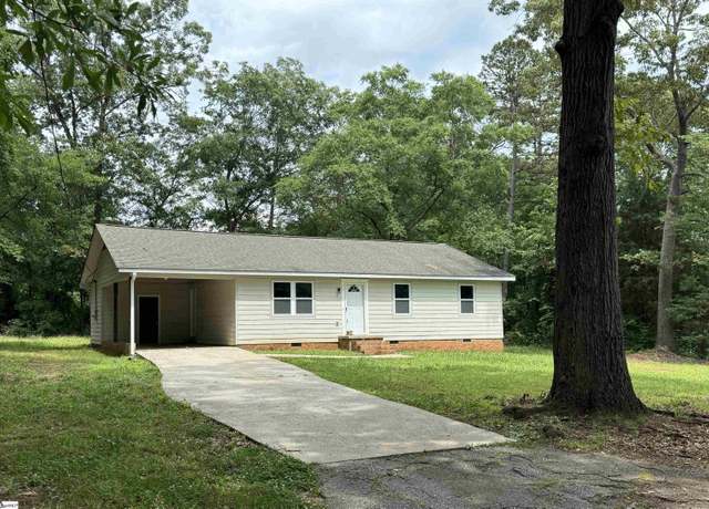 Property at 207 Barry Dr, Greer, SC 29650, 3 beds, 2 baths