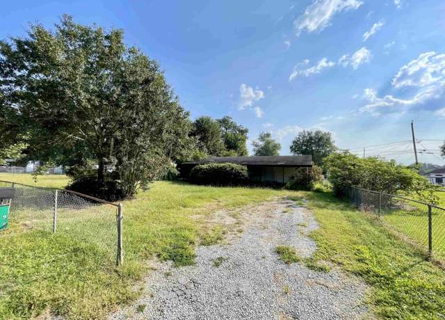 Property at 98 Cedar St, Clinton, SC 29325, 2 beds, 1 bath