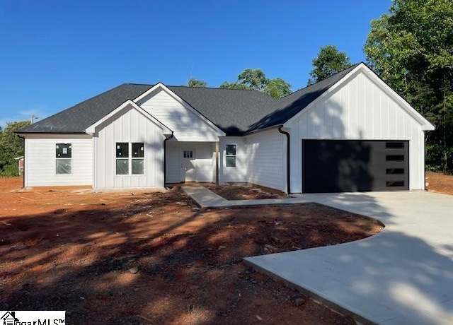 Property at 4018 Chesnee Hwy, Chesnee, SC 29323, 4 beds, 2 baths
