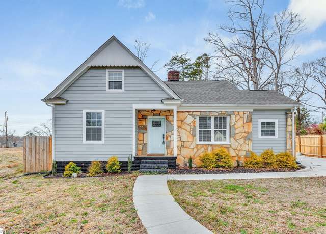 Property at 298 Marion Ave, Spartanburg, SC 29306, 4 beds, 2.5 baths