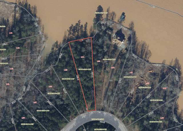 Property at 970 Eagles Harbor Dr, Hodges, SC 29653