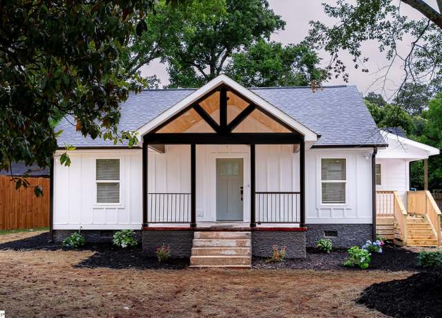 Property at 303 Old Piedmont Hwy, Greenville, SC 29605, 3 beds, 2.5 baths
