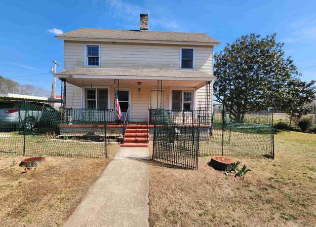 Property at 106 B St, Westminster, SC 29693, 3 beds, 1 bath