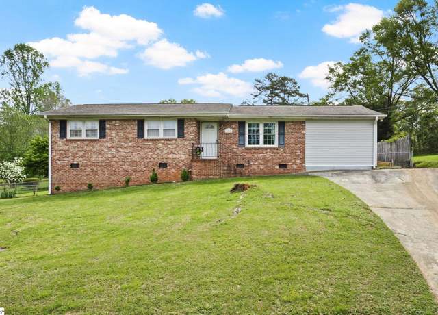Property at 108 Karla Ave, Liberty, SC 29657, 4 beds, 2.5 baths