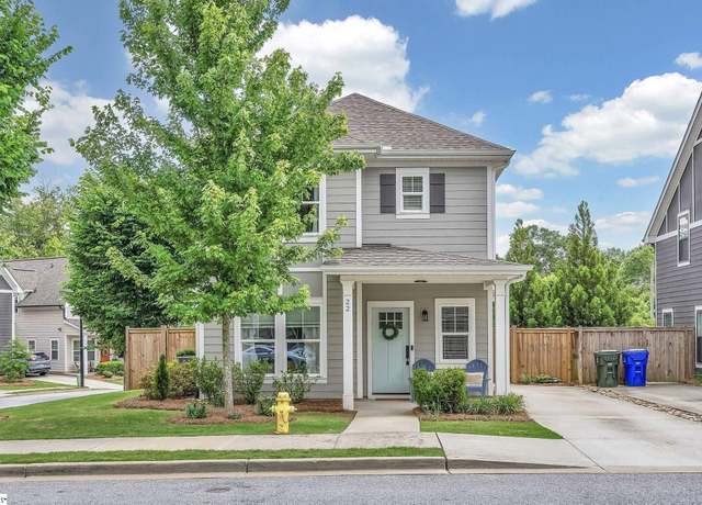 Property at 22 Greenridge Dr, Greenville, SC 29607, 3 beds, 3 baths