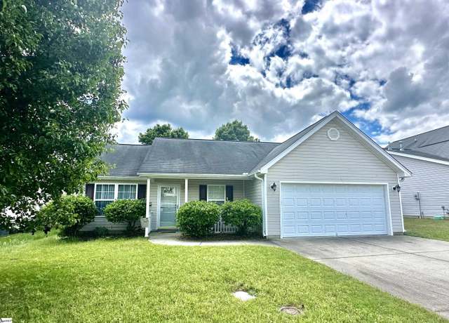 Property at 14 Heatherfield Dr, Simpsonville, SC 29680, 3 beds, 2 baths