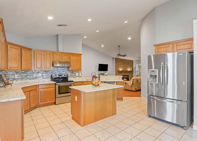 Property at 9 Reid Valley Ct, Taylors, SC 29687, 3 beds, 2 baths