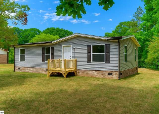 Property at 306 Westwood Dr, Anderson, SC 29626, 3 beds, 2 baths