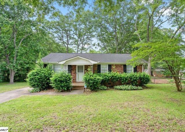 Property at 101 Cochran Dr, Greenville, SC 29611, 3 beds, 1.5 baths