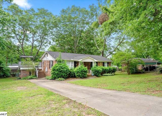 Property at 101 Cochran Dr, Greenville, SC 29611, 3 beds, 1.5 baths