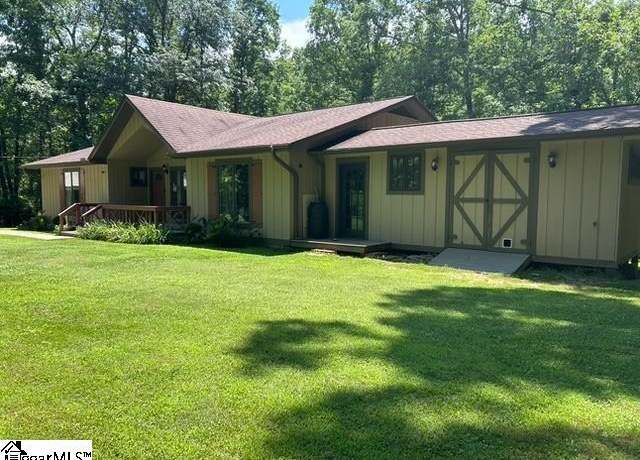 Property at 300 Castle Creek Dr, Pickens, SC 29671, 3 beds, 2 baths