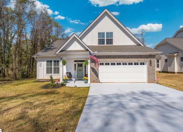 Property at 100 Holly Dr, Duncan, SC 29334-9642, 4 beds, 3 baths