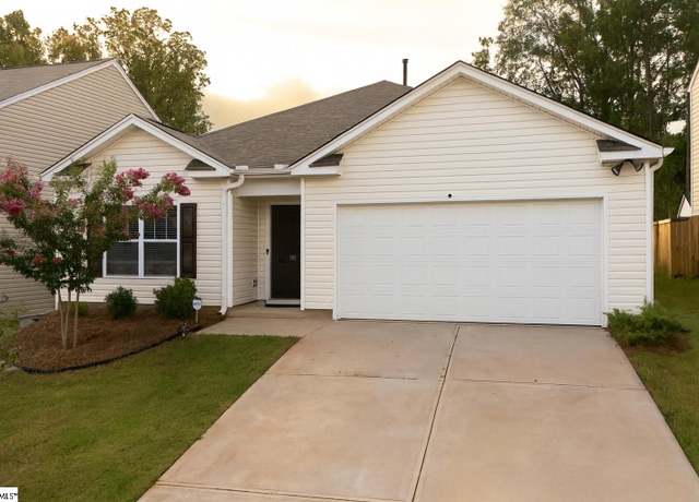 Property at 112 Kernow Ln, Piedmont, SC 29673, 4 beds, 2 baths