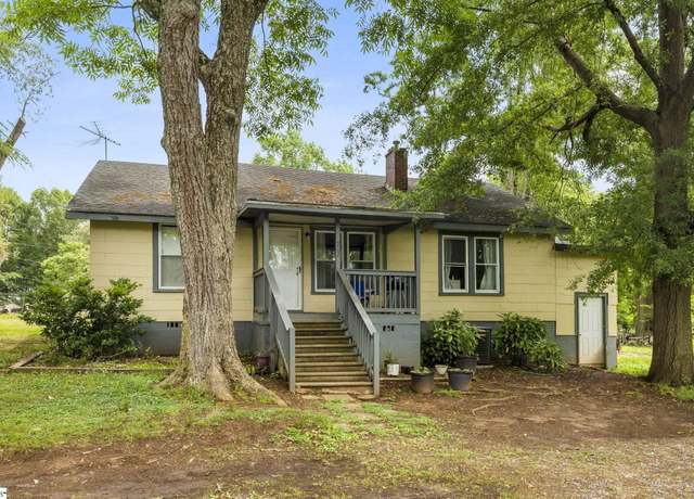 Property at 207 Cedar Crest Rd, Spartanburg, SC 29301, 3 beds, 1 bath