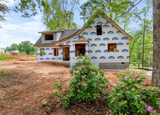 Property at 30 Farmview Dr, Travelers Rest, SC 29690, 4 beds, 3 baths