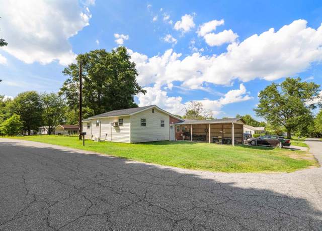 Property at 100 Basin Dr, Boiling Springs, SC 29316, 2 beds, 1 bath