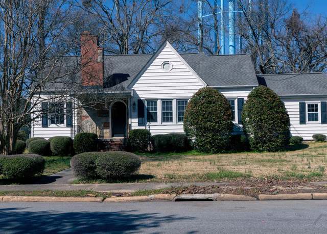 Property at 112 W Centennial St, Clinton, SC 29325, 2 beds, 1.5 baths