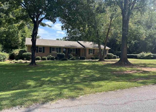 Property at 101 Sumter St, Clinton, SC 29325, 3 beds, 2 baths