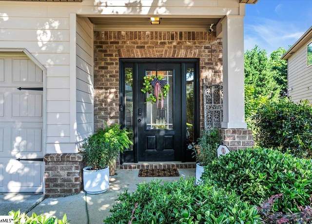 Property at 15 River Valley Ln, Greenville, SC 29605, 4 beds, 2.5 baths