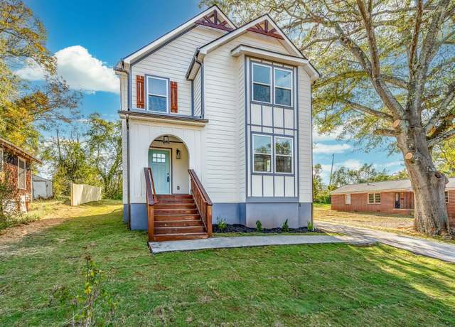 Property at 26 E Main St, Greenville, SC 29611, 4 beds, 2.5 baths