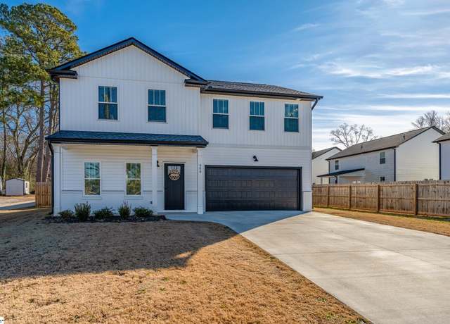 Property at 404 Holmes St, Laurens, SC 29360, 5 beds, 3 baths