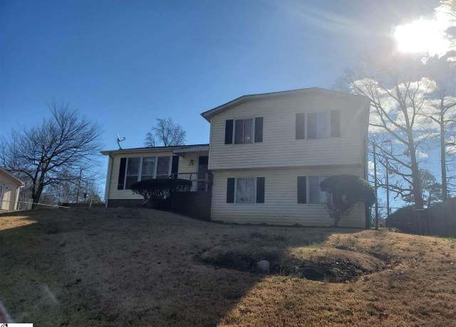 Property at 218 Fernleaf Dr, Travelers Rest, SC 29690, 3 beds, 2 baths