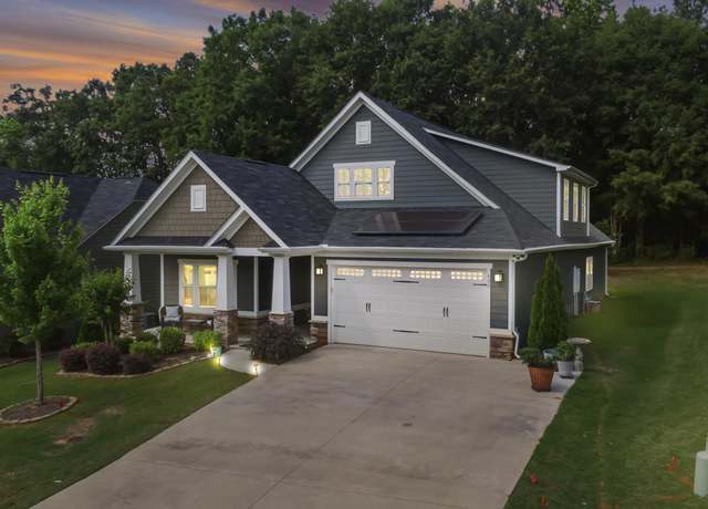 Property at 500 Briar Oaks Ln, Simpsonville, SC 29681, 3 beds, 3 baths