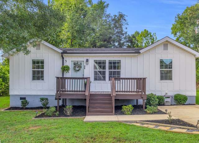 Property at 36 Robinson Rd, Taylors, SC 29687, 3 beds, 2 baths