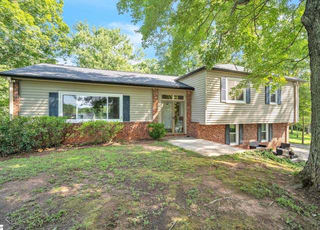 Property at 196 E Lake Dr, Laurens, SC 29360, 5 beds, 3 baths