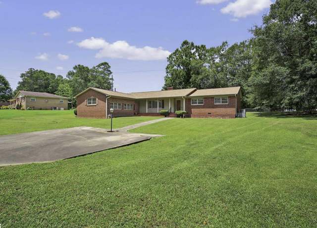 Property at 303 Dogwood Dr, Gaffney, SC 29340, 3 beds, 2 baths