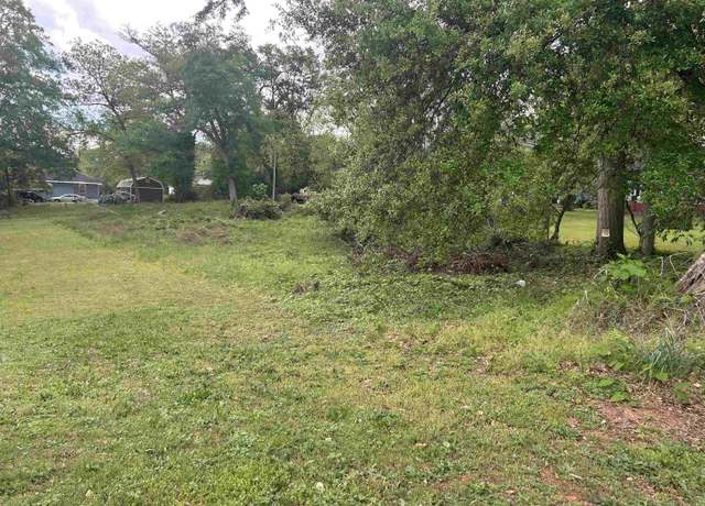 Property at 639 S Harper St, Laurens, SC 29360