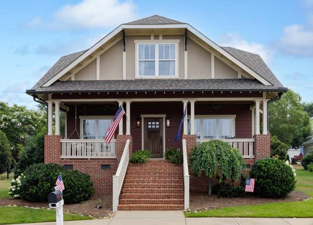 Property at 305 Hayworth Dr, Simpsonville, SC 29680, 4 beds, 3 baths