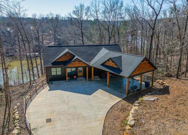 Property at 306 Bridgeport Dr, West Union, SC 29696-2803, 4 beds, 3.5 baths