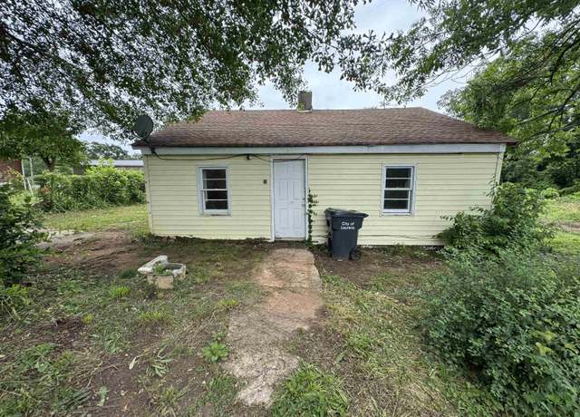 Property at 403 Duckett St, Laurens, SC 29360, 2 beds, 1 bath