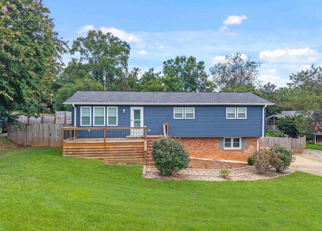 Property at 4 Par Dr, Greenville, SC 29609, 3 beds, 2 baths