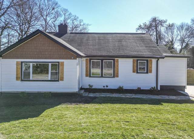 Property at 105 Monteith Cir, Greenville, SC 29605, 3 beds, 2 baths