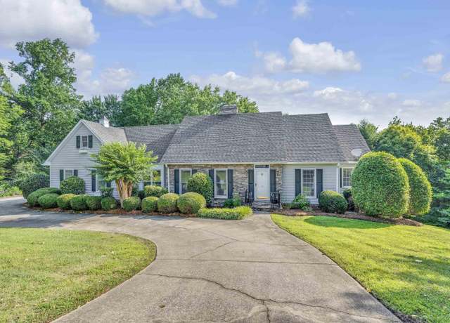 Property at 218 Fairview Dr, Greenville, SC 29609, 3 beds, 2.5 baths