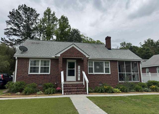 Property at 422 E Savannah St, Calhoun Falls, SC 29628, 3 beds, 1 bath