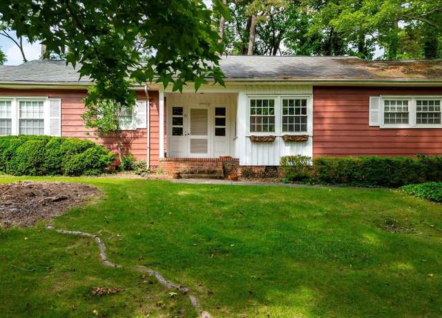 Property at 6 Wildwood Rd, Greenville, SC 29615, 3 beds, 1.5 baths
