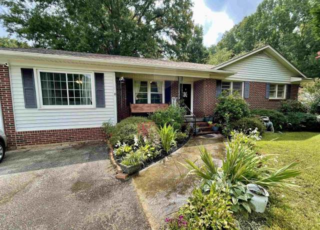 Property at 121 Fair Dr, Clinton, SC 29325, 3 beds, 2 baths