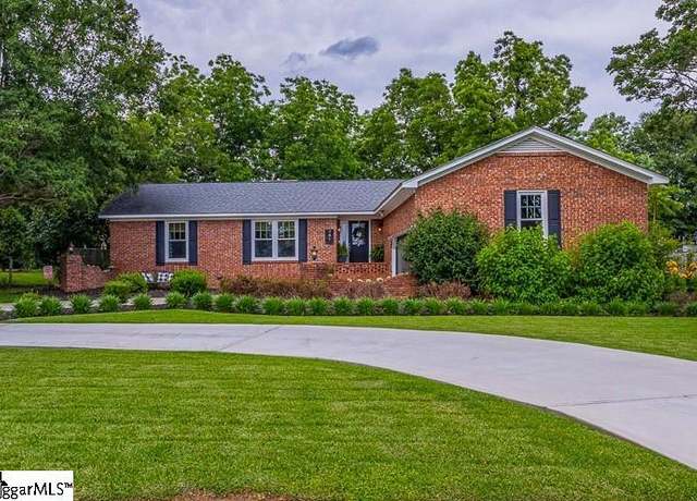 Property at 301 Devenger Rd, Greer, SC 29650, 3 beds, 2.5 baths