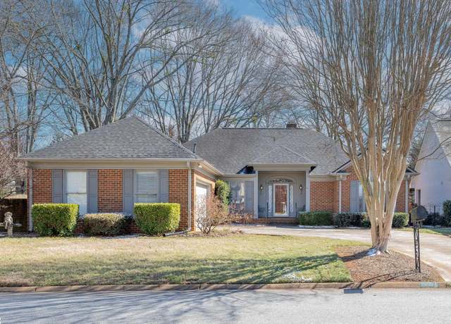 Property at 127 River Oaks Dr, Greer, SC 29650, 3 beds, 2.5 baths