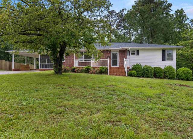 Property at 17 E Summit Dr, Ware Shoals, SC 29692, 3 beds, 2 baths