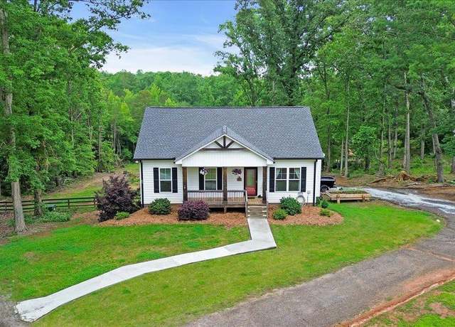 Property at 928 Hillside Church Rd, Fountain Inn, SC 29644, 5 beds, 3 baths